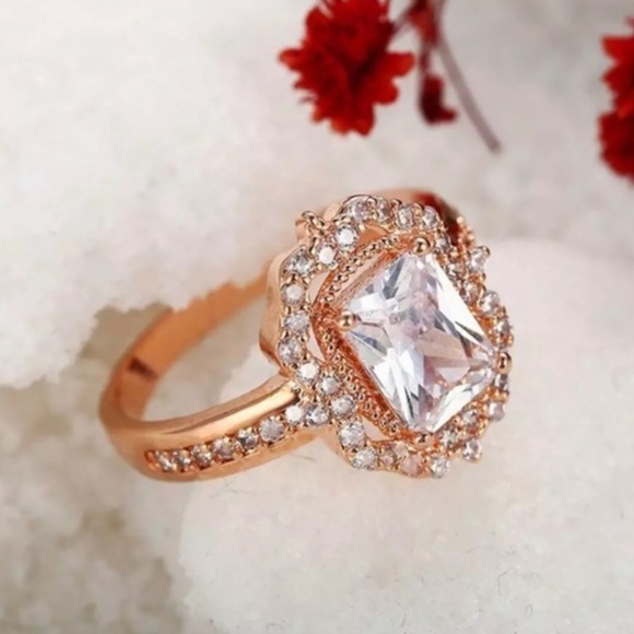18K Strawberry Gold Diamond Halo Ring - Picture 5 of 5